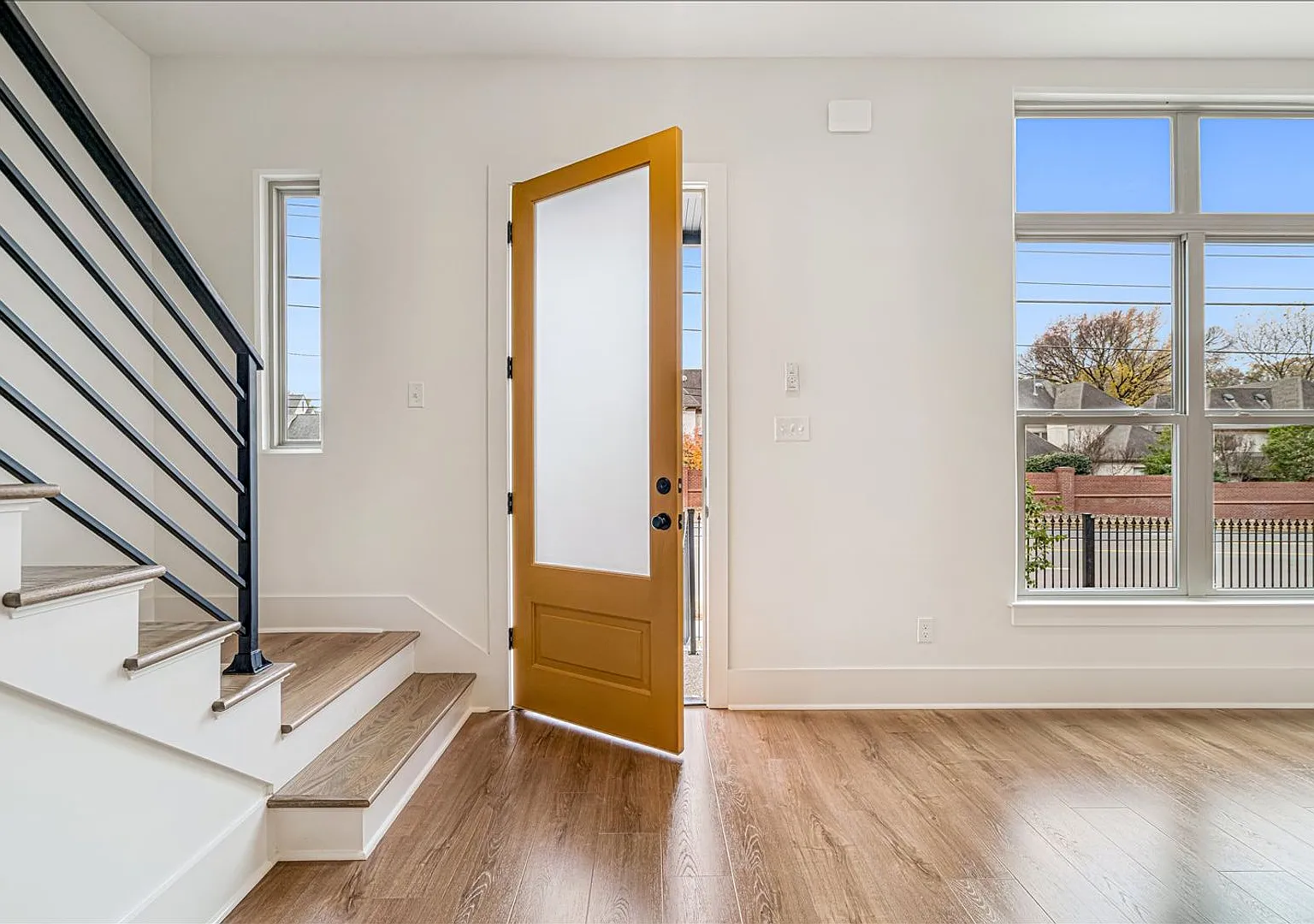 Brand New Luxury Townhome — Photo 2