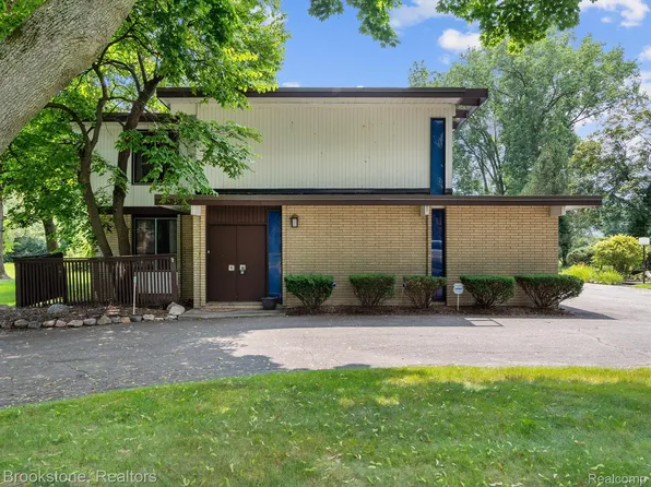 17445 Louise St, Southfield, MI 48075