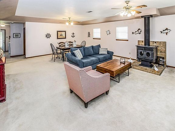 3rd image of 213 Harbor View Dr