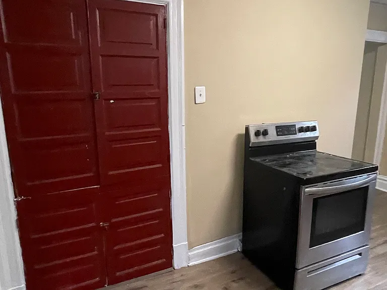 1250 Blackadore Ave — Photo 26