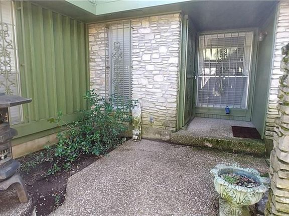 4th image of 4102 Hycrest Dr #B
