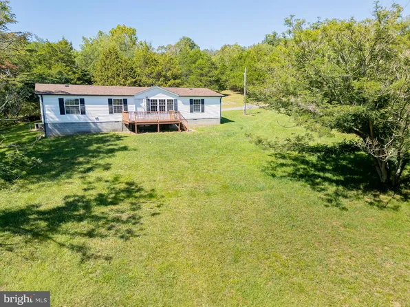 79 Humidity Ln, Cabins, WV 26855