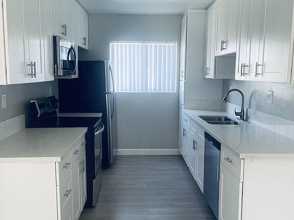 Kitchen with all applicances