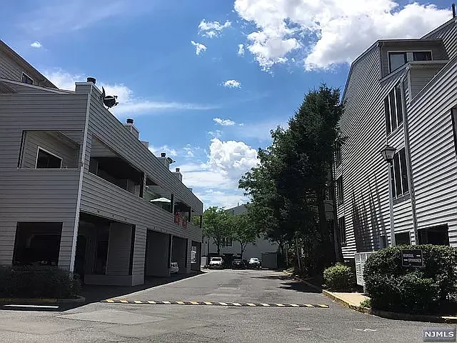 805 Spinnaker Ct — Photo 13