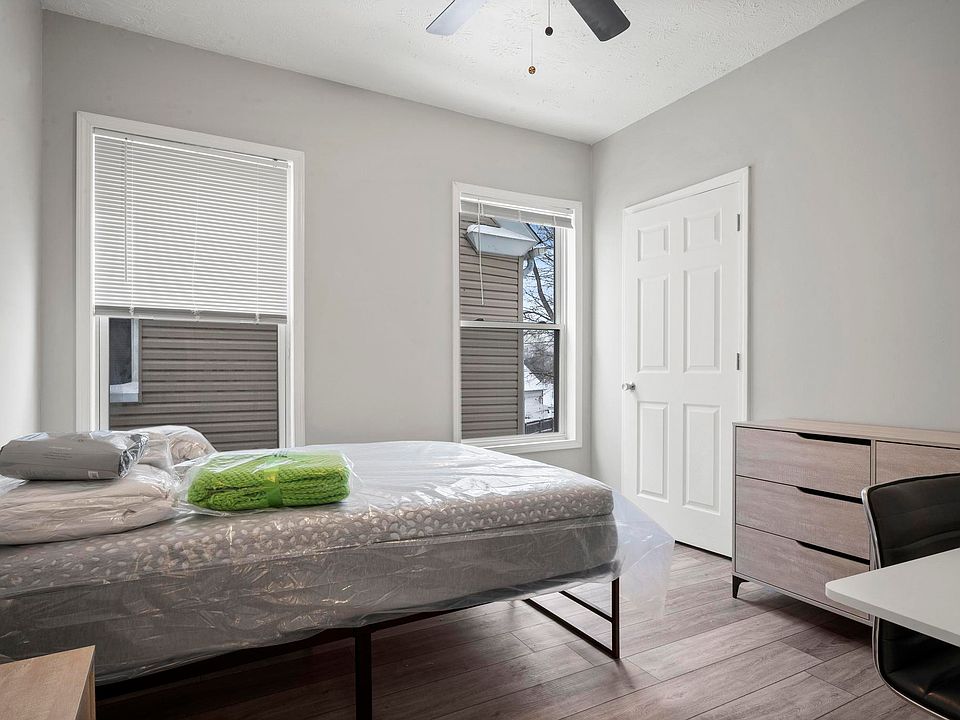 Suite 4 with dresser and walk-in-closet.