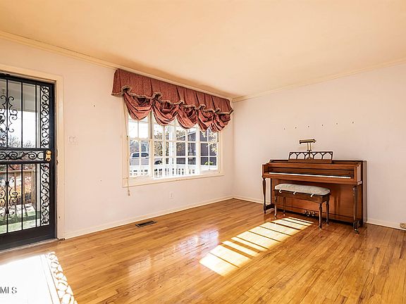 4th image of 5818 Dutchwood Ln
