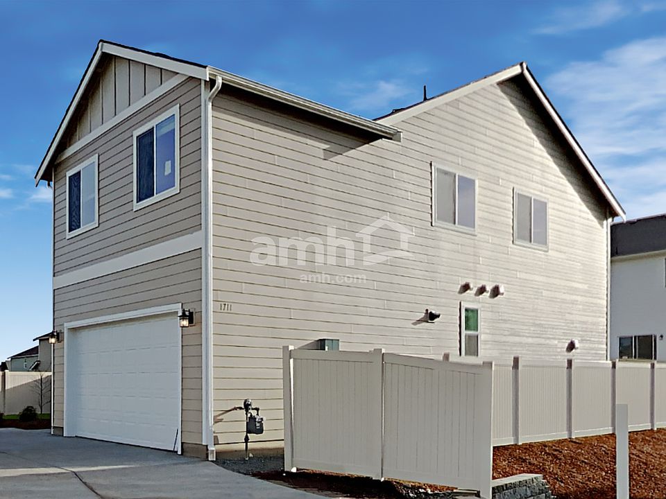 1st image of 1711 192nd Street Ct E