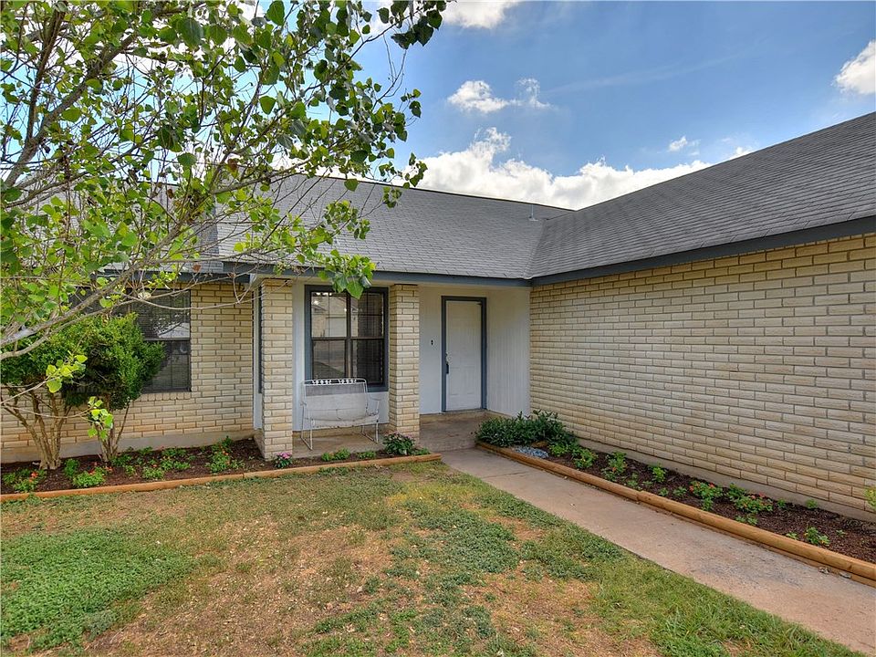 1st image of 2600 Cypress Ln