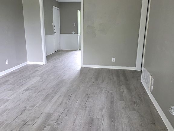 5th image of 2209 Davis Dr