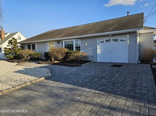 837 Forepeak Dr, Forked River, NJ 08731