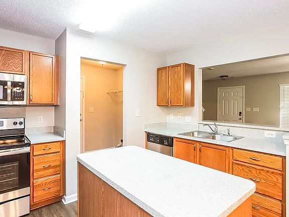 3rd image of 11623 Stewarts Crossing Dr #1