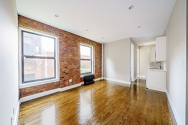 1st image of 236 E 5th St APT A3