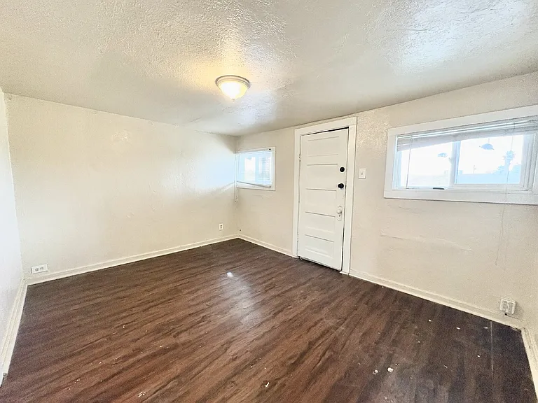520-522 Madera Ave — Photo 14