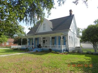 827 Academy Ave, Waynesboro, GA 30830