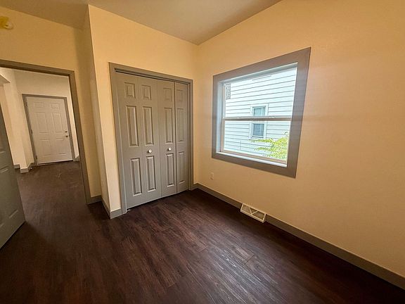 5th image of 705 E Thomas St