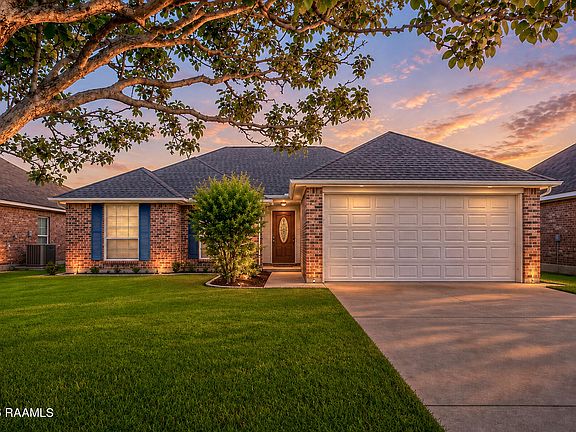 2nd image of 105 Wildflower Ln