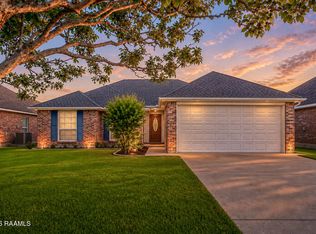 105 Wildflower Ln, Lafayette, LA 70506