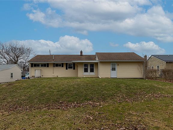 4th image of 6010 Clark Rd