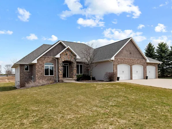 N1408 Meadow Park Dr, Greenville, WI 54942