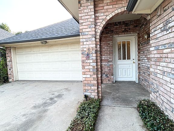 2nd image of 1537 High Crest Ct