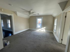 8712-8714 W Mitchell St