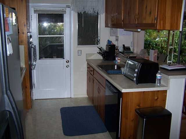 2nd image of 1023 Grouse St