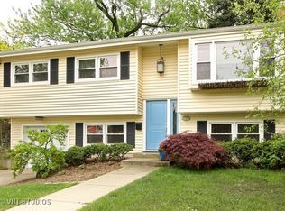 335 Hillside Ave, Glen Ellyn, IL 60137