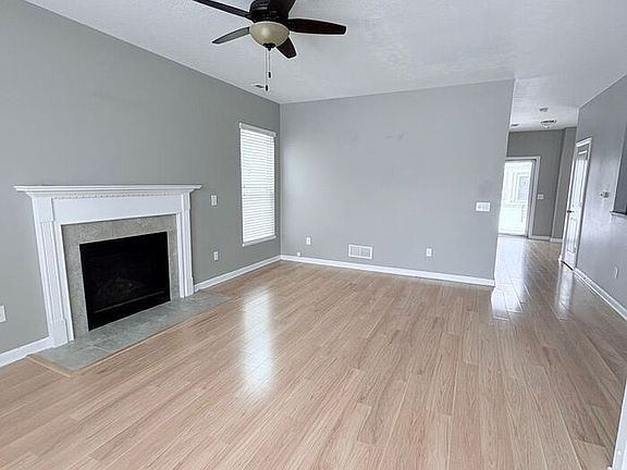 4th image of 7876 Ashenden Dr