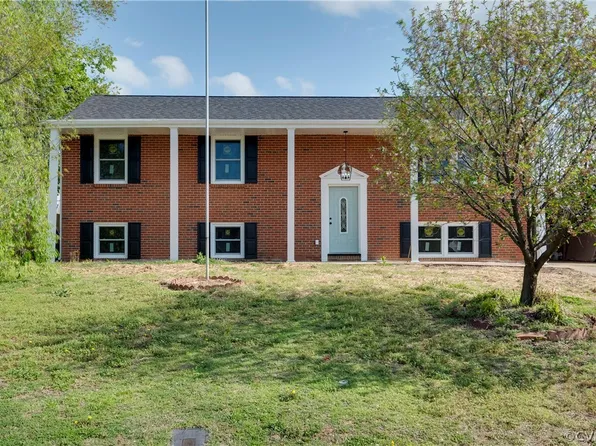 1114 Covington Rd, Colonial Heights, VA 23834