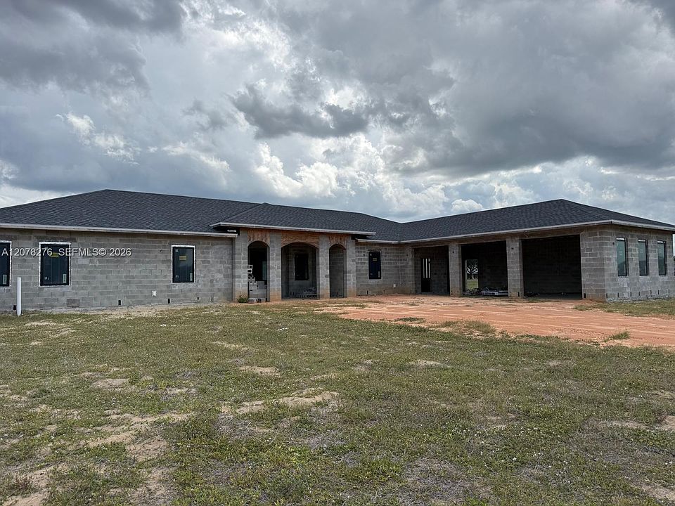 1st image of 135 Sunset Pointe Blvd
