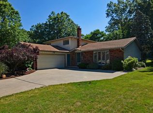 1415 Mozart Dr, Westlake, OH