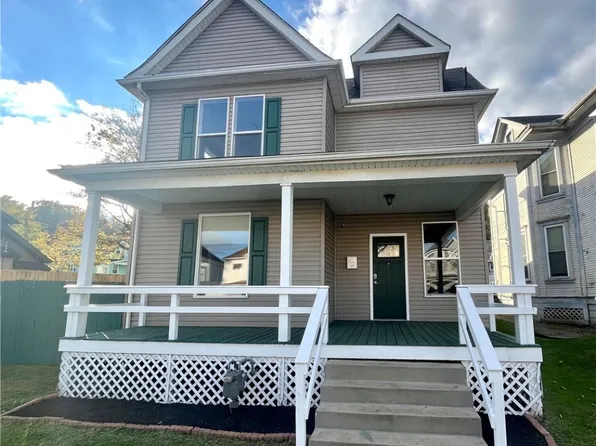 1025 Indiana St, Martins Ferry, OH 43935