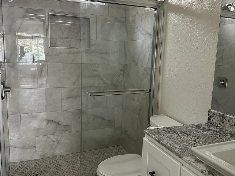 1012 Buena Vista #4 — Photo 10