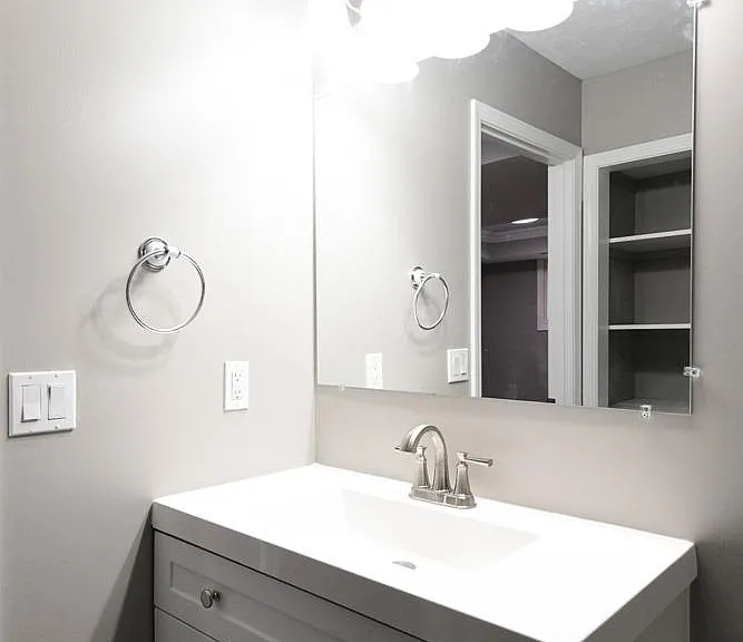 Lower Level 3/4 Bathroom