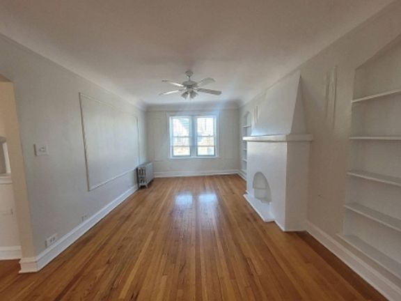 2nd image of 2232-48 W Farwell Ave N #6907-11