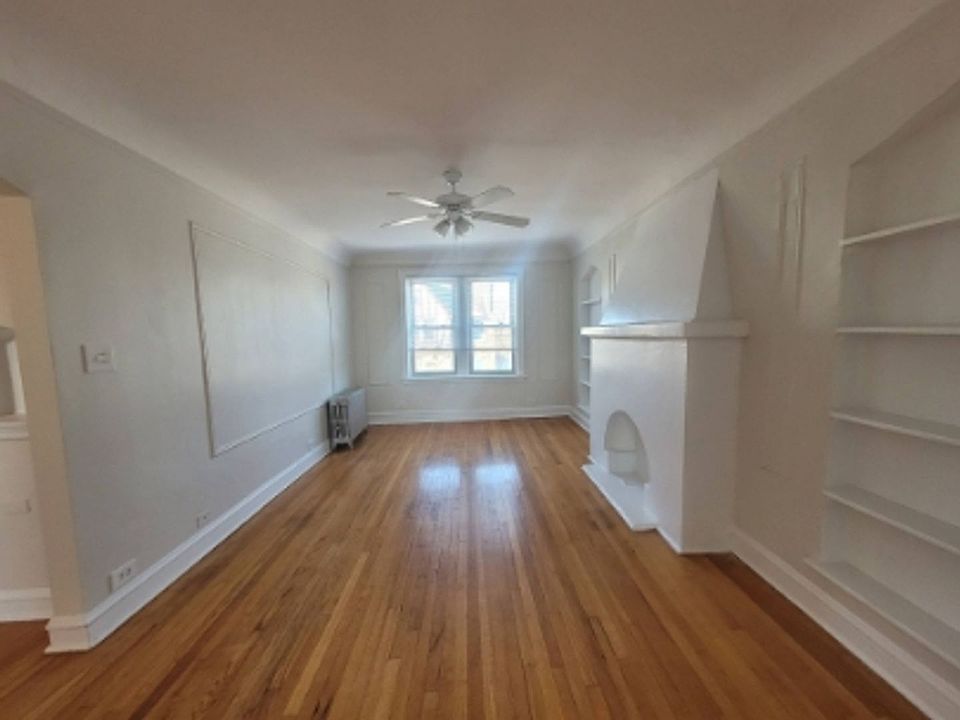 1st image of 6910 N Oakley Ave #3