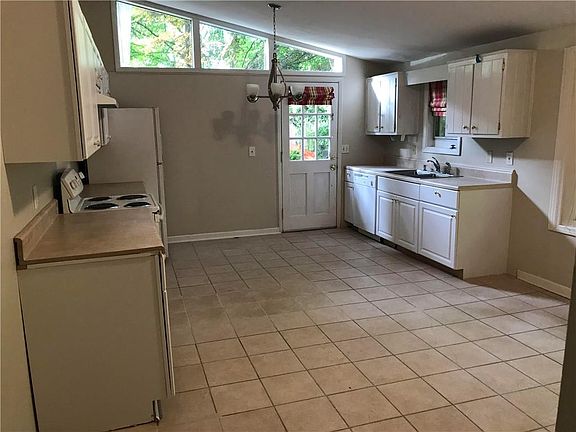 2nd image of 6328 Cherry Tree Ln