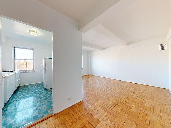 3rd image of 530 Grand St APT F11d