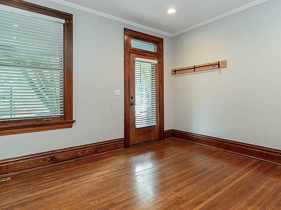 3rd image of 819-821 City Park Ave
