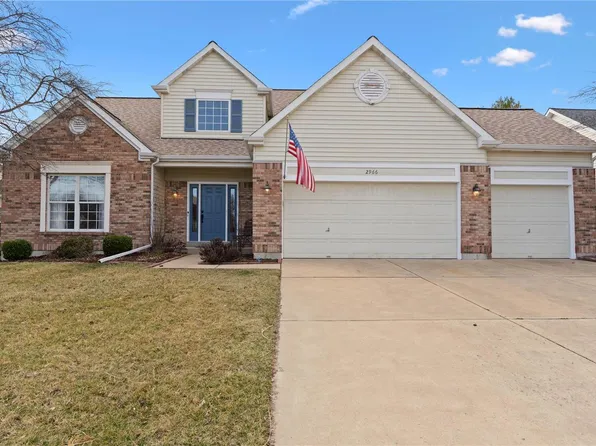 2966 Fox Bluff Dr, Saint Charles, MO 63301
