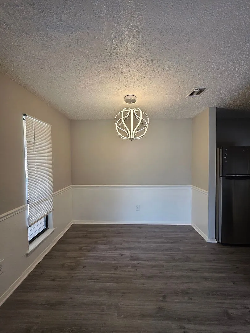207 Weddell Street — Photo 3
