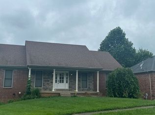 9803 Sonrisa Dr, Louisville, KY 40291