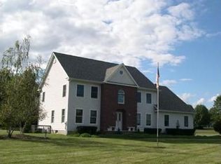 1 Leslie Ln, Campbell Hall, NY 10916