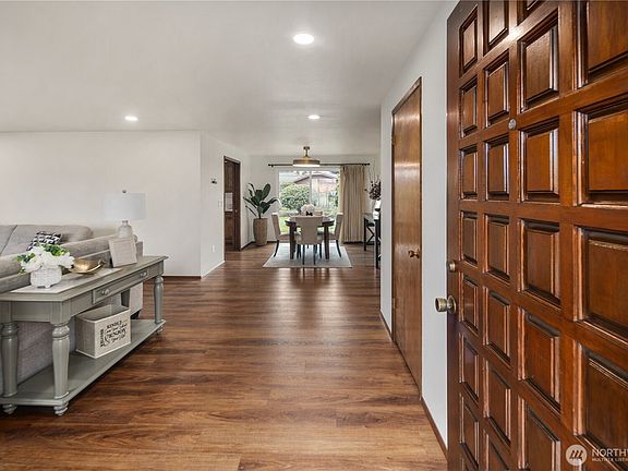 4th image of 811 16Th Street NW