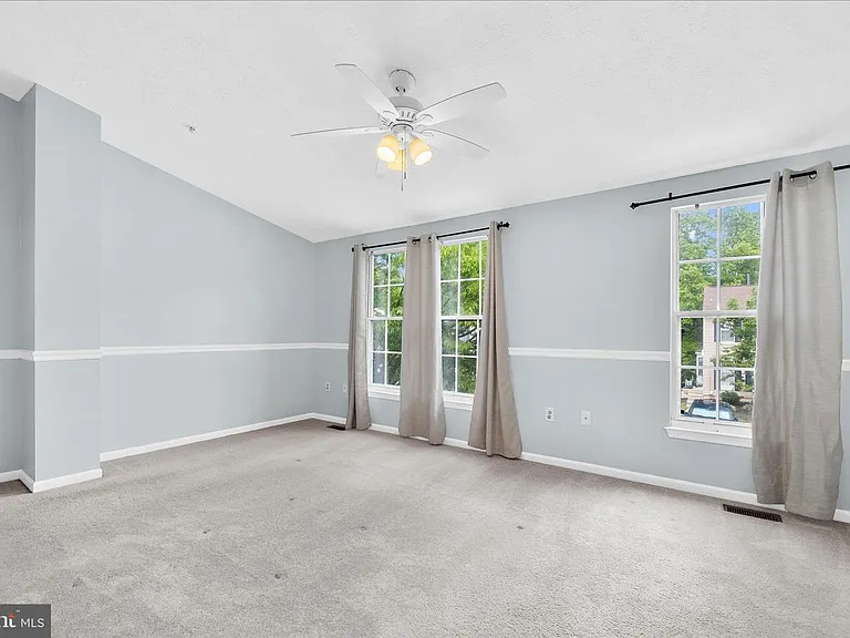 577 Quaker Ridge Ct — Photo 17