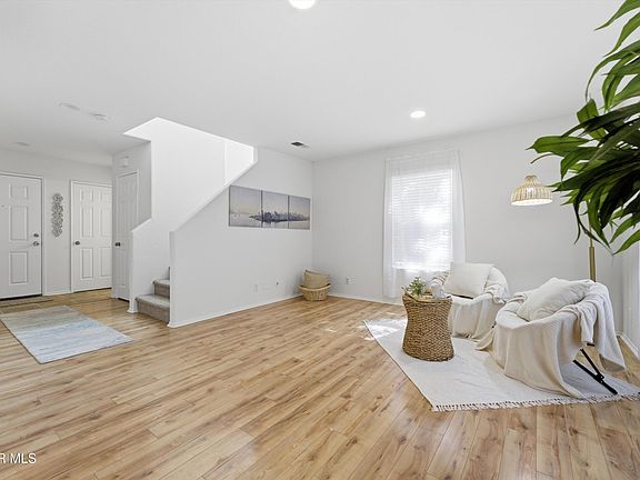 3rd image of 40315 Maravilla Dr