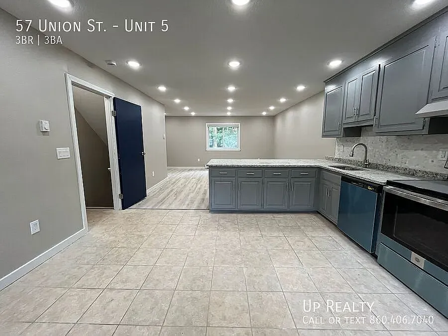 2 bed, 1.5 bath, 1400 sqft, $2,200 — Photo 3