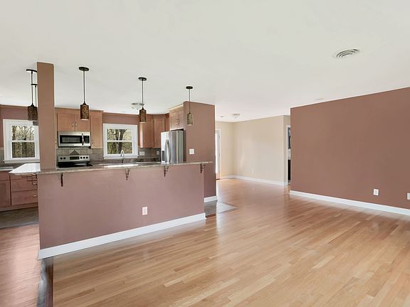 5th image of 5807 Stanbrook Dr