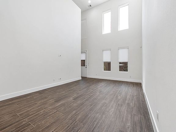 4th image of 5519 Paraiso Pl