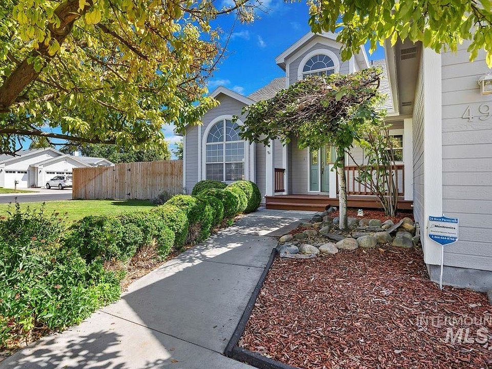 1st image of 490 Aspenwood Dr